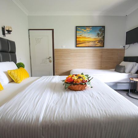 Miami Beach Hotel Tel Aviv Room photo